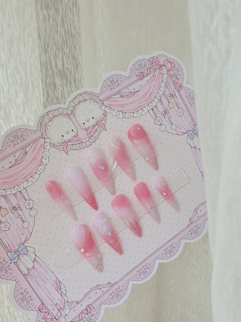 Press on nails