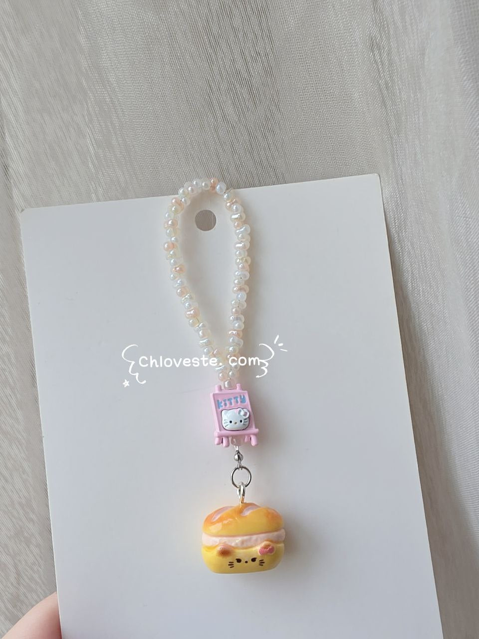 Kitty cream bun keychain